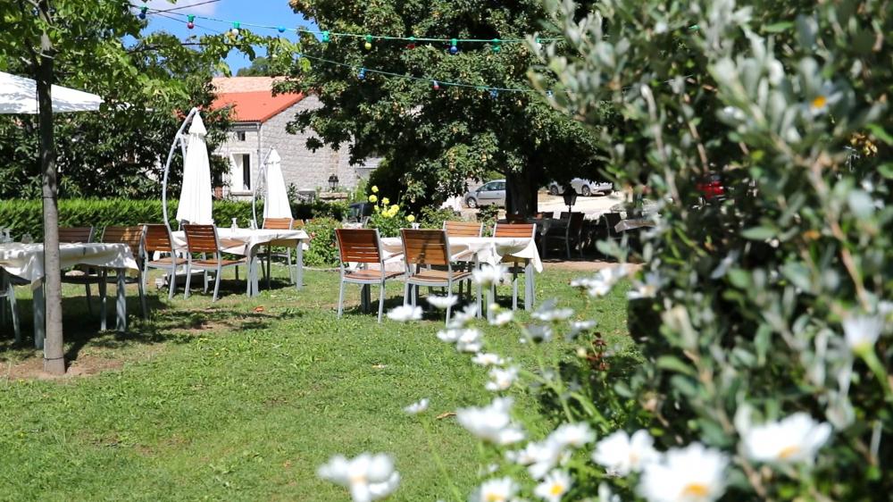 le jardin de l'hôtel Solemonti à Quenza